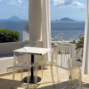 'a Alera & Breakfast Couette-café Malfa (Salina)